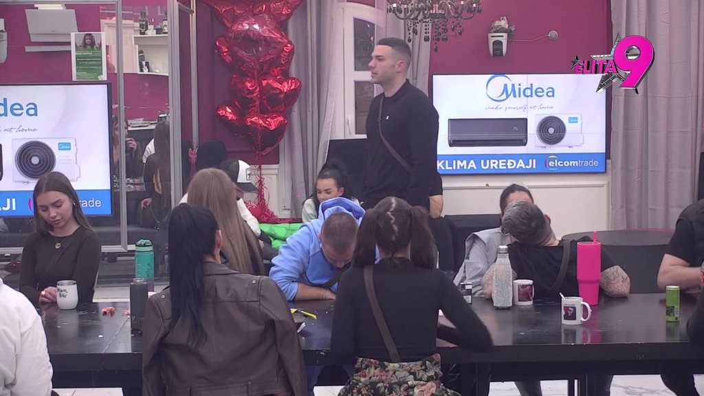 Ja vam skidam maske, ona je sada novogodišnja jeb*čica: Stanić ponosan kao treći najbeskrupulozniji učesnik, Teodora priznala: Jedino sam nefer ispala prema mojima (VIDEO)