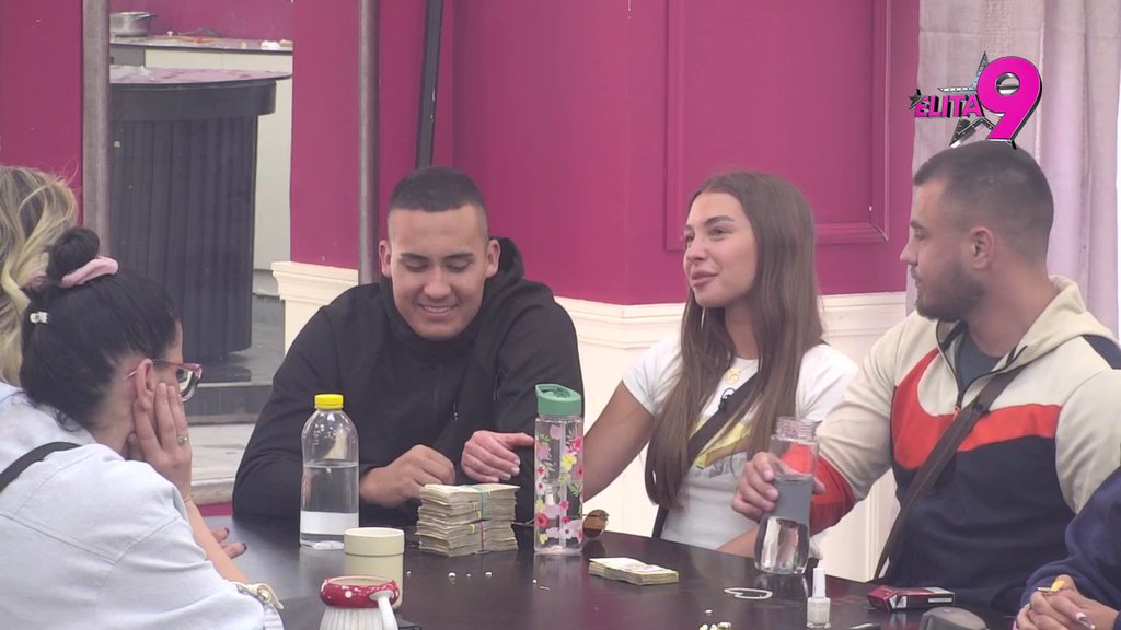 Za tečino zlato pet hiljada: Janjuš od svog budžeta odvojio pare za Neria, svima otkrio koliko ga voli! (VIDEO)