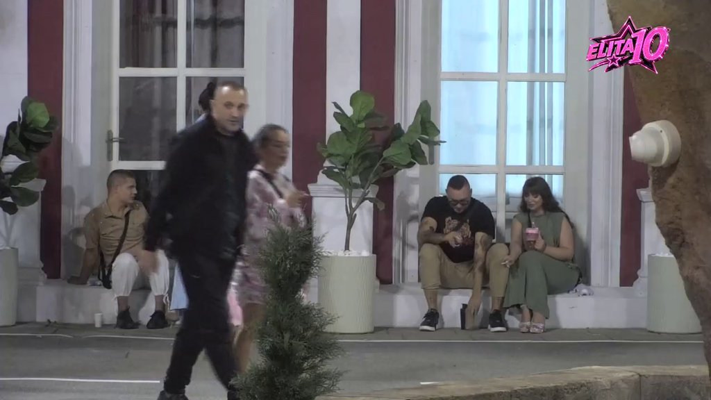 Ti si zaljubljen u njega, voliš ga: Karlo uveren da je Bora Santana Uroševa TIHA PATNJA, on daje sve od sebe da to negira: Blokirao me je svuda, a ja sam...(VIDEO)