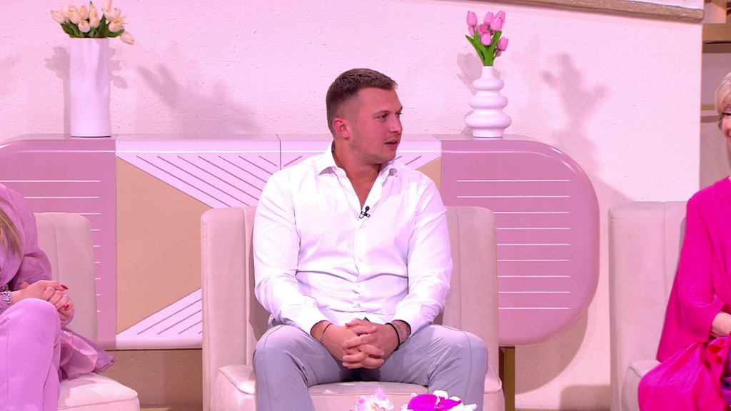 Kupatilo veličine garsonjere! Stefan Karić pokazao deo luksuzne vile na Zvezdari, svi ostali bez reči! (VIDEO)