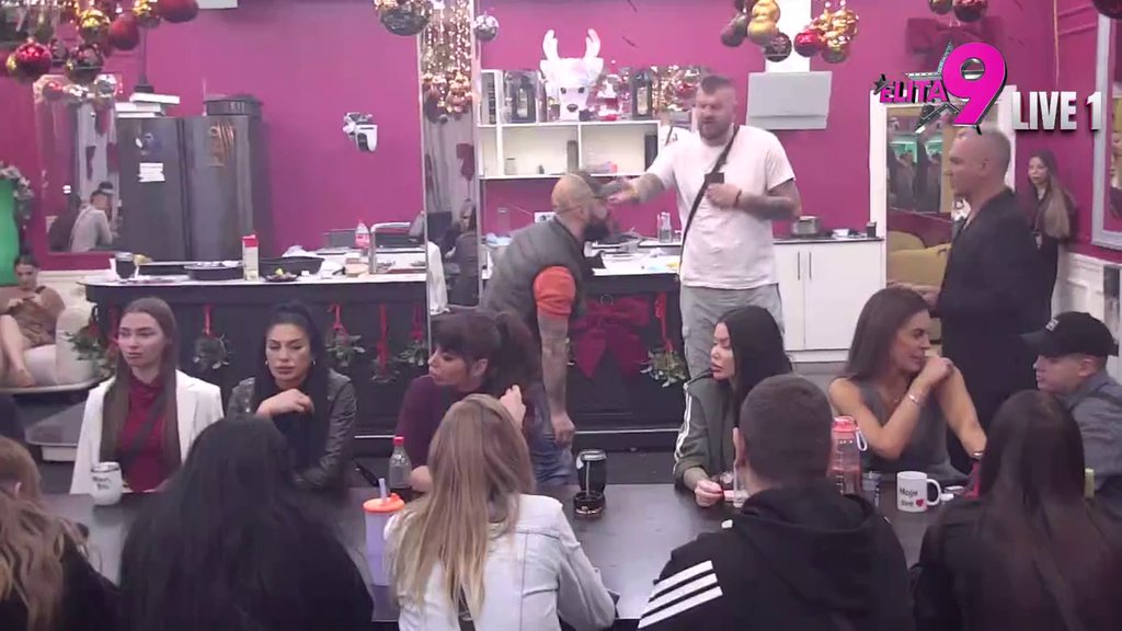 Više ne može da ćuti i guta: Luka razvezao jezik o Aneli i njenom bludnom životu! Posle ovih reči nema nazad (VIDEO)