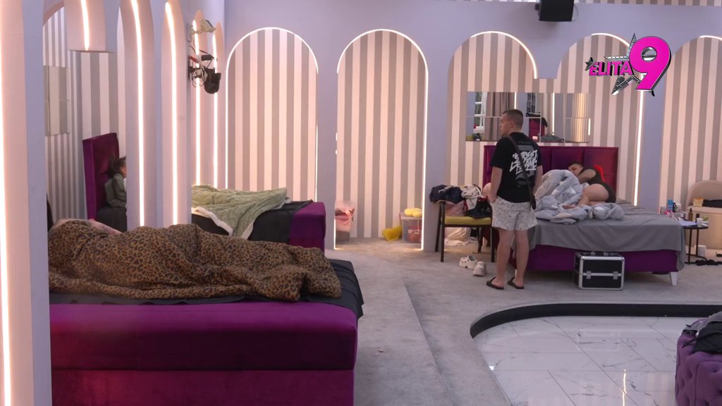 Oformila štab za raskid sa Bebicom: Teodora na mesečnicu mora da prizna dečku da ga je prevarila sa Filipom! (VIDEO)