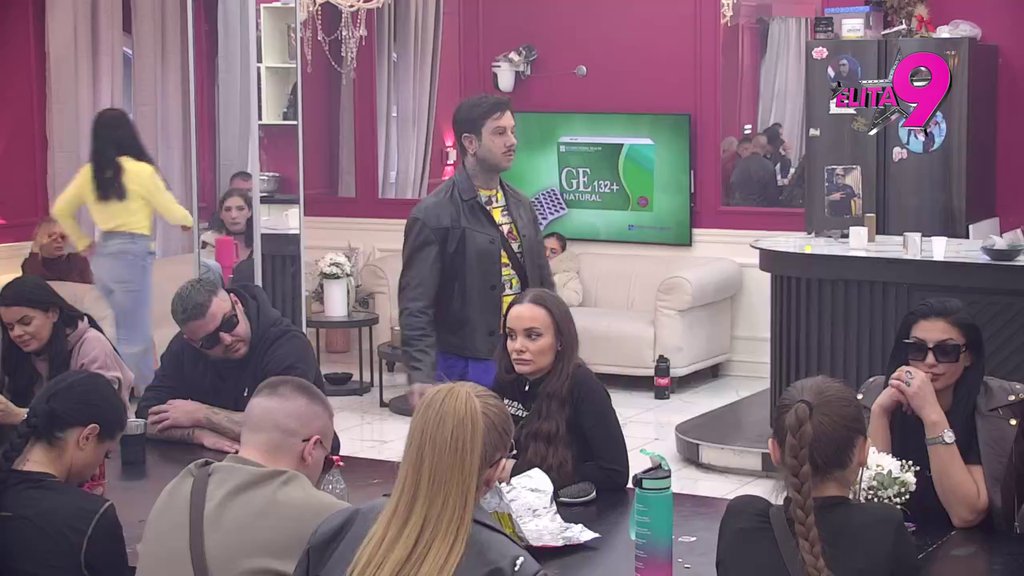 On je mene razočarao kao čovek! Filipu Maja okrenula leđa, a onda i Teodora pokušala da se OPERE od njega, učesnici je vratili na fabrička! (VIDEO)