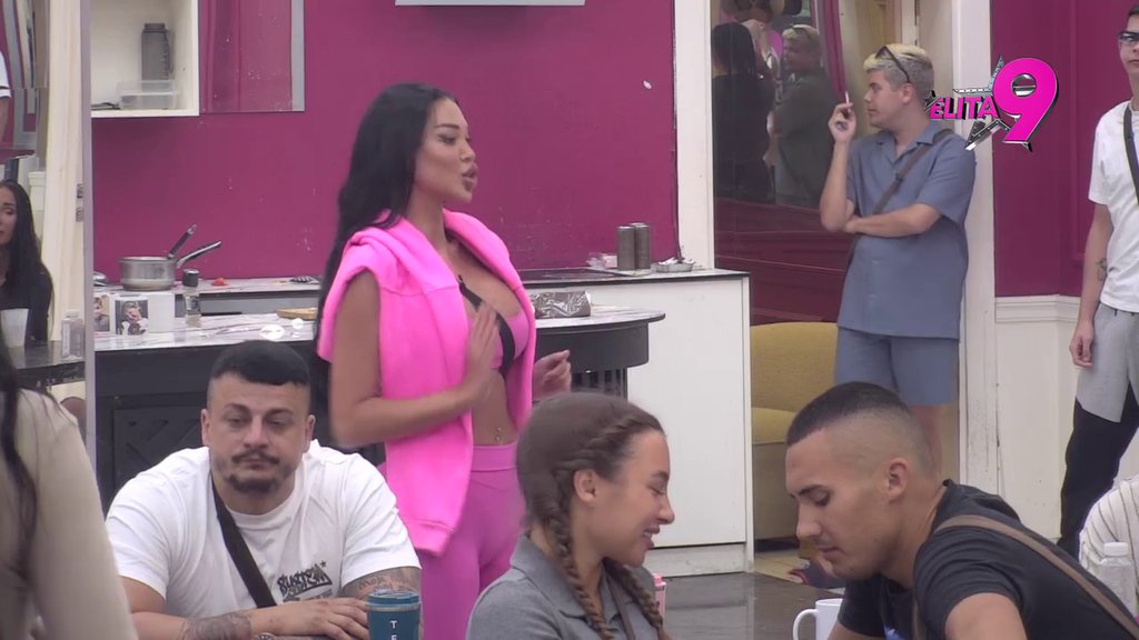 TAKIJEVA SUTLIJAŠICA IZ BELOG POTOKA: Brutalna rasprava Stanije i Maje zatresla zidove Bele kuće! Marinkovićeva žestoko potkačila rivalku:    RASPALA BABETINO, RADIŠ ZA LOVU!  (VIDEO)