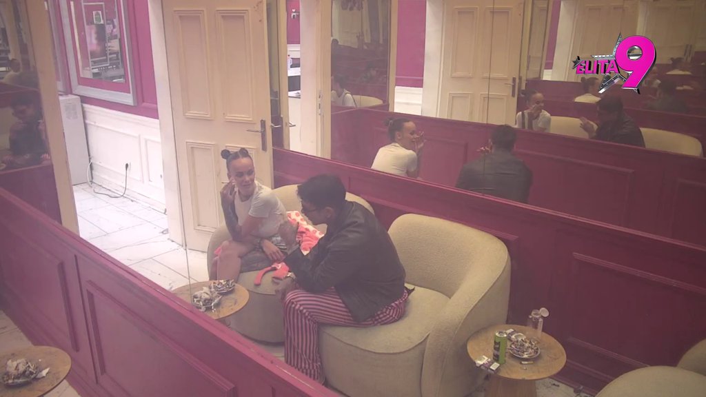 Teodora povukla ručnu?! Počela da ga zeza jer je pijan, ne skidaju osmeh s lica (VIDEO)