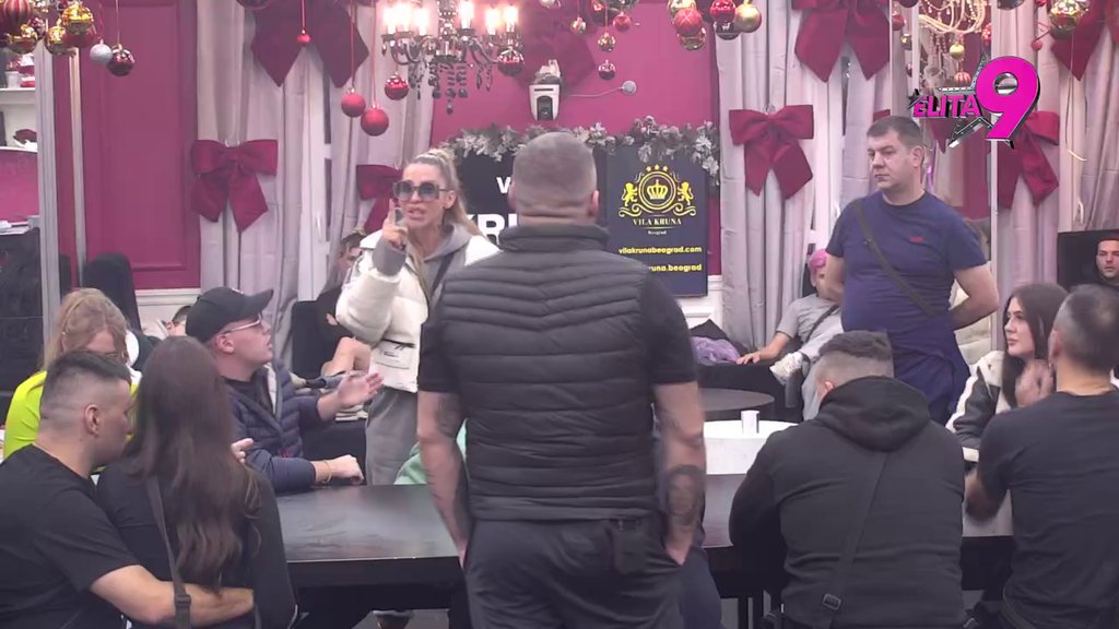 On je matirao sam sebe: Takmičari ubeđeni da Alibaba nije otišao u izolaciju zbog emocija prema Aneli, ona zaurlala iz petnih žila! (VIDEO)