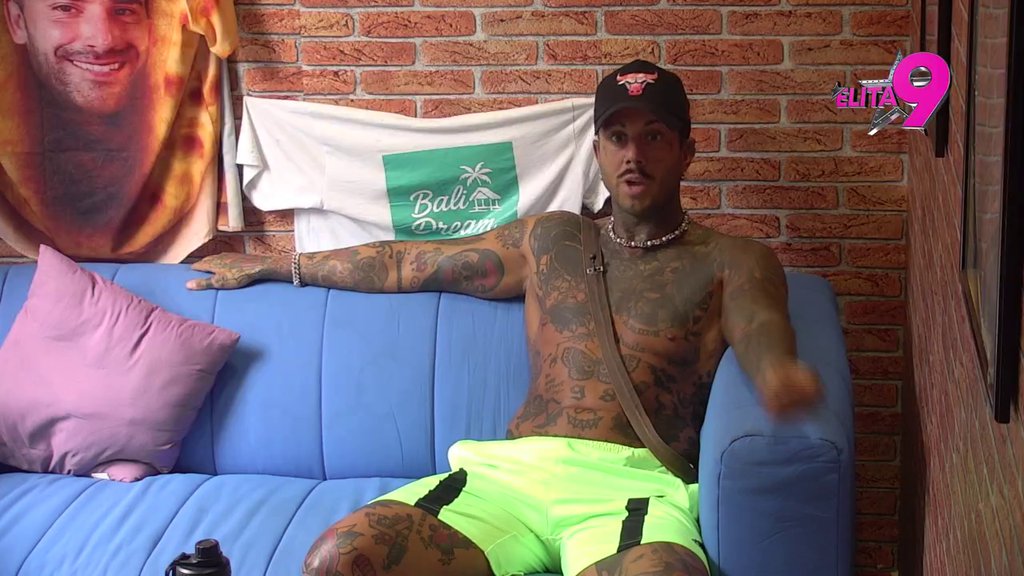 Filip Đukić gori od besa: Aneli ga dovela do tačke pucanja, a onda ga odjavila za sva vremena: Samoživi lažovu, pravi se da me ne poznaješ! (VIDEO)