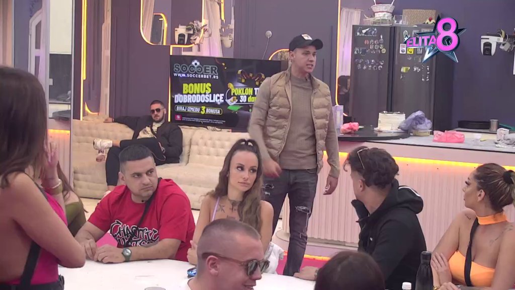 TI SI BLAM SVOJIH RODITELJA, ZBOG NJIH TI ĆUTIM OSAM MESECI: Peja novim izletom ŠOKIRAO Gastozom, on skočio kao oparen i MATIRAO ga pred svima (VIDEO)