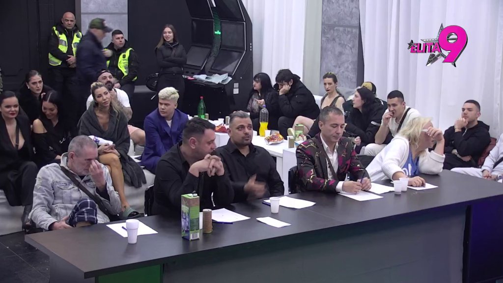 Jedva dočekali njen debakl: Takmičari pokazali sujetu, uživaju dok Anita muči muku na bini! (VIDEO)