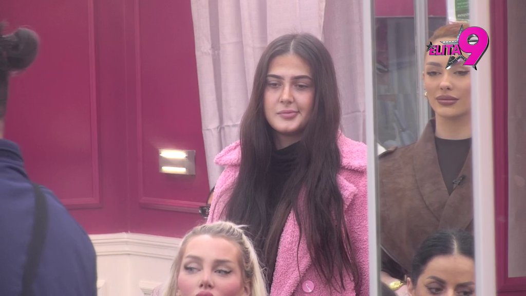 IMA TE AFINITETE! Bora Santana prozvao Anastasiju, uveren da je naklonjena ženama, opleo po njenoj ženstvenosti: NOSILA SI SIVI SAKO KAO DA SI IZAŠLA IZ TRAMVAJA DVOJKE! (VIDEO)