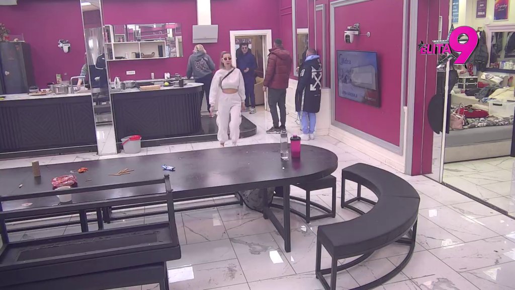 IZGOREO SI OD LJUBOMORE! Ivan Marinković napravio scenu Aneli, Anđelo odmah reagovao! (VIDEO)