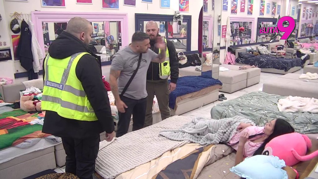 Karambol: Alibaba uspeo da probudi crnu mambu, Maja doživela pomračenje! (VIDEO)