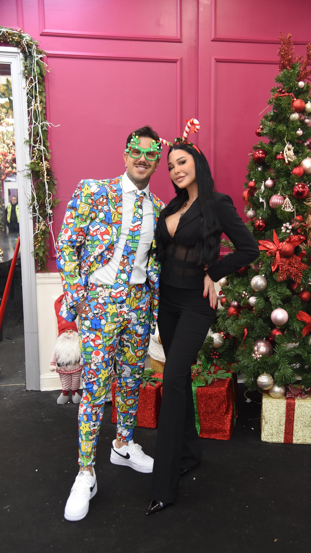 PRIJATELJI, ILI NEŠTO VIŠE?! Maji i Filipu popustile kočnice u NOVOGODIŠNJOJ NOĆI, da li će u 2026. Bela kuća postati bogatija za još jedan ljubavni par?! (FOTO)