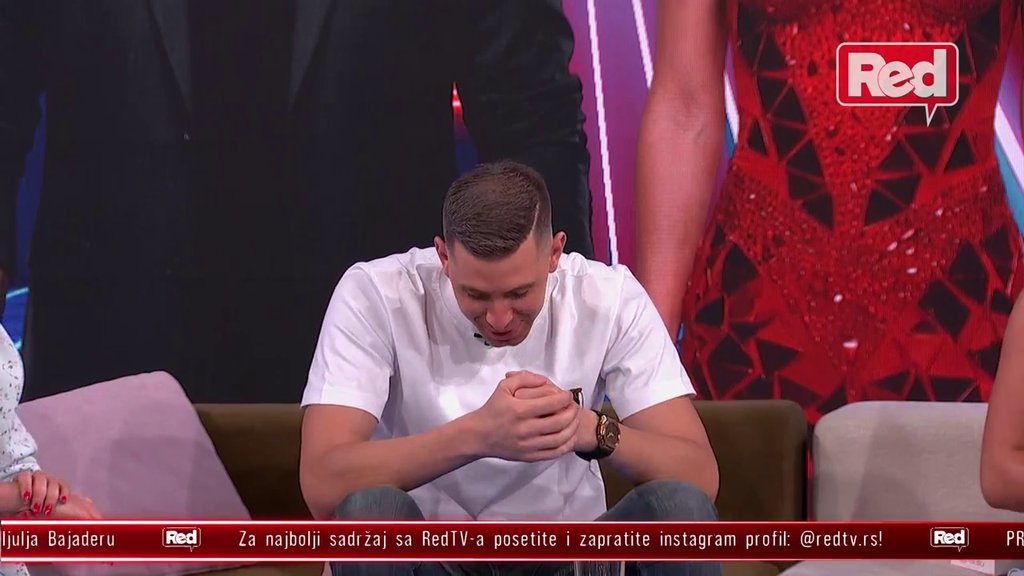 Ja bih njima oduzeo dete! Bivši učesnik Elite demolirao roditeljstvo Aneli i Asmina, pa njega nagazio svom snagom: On je sitan lopov i prevarant! (VIDEO)