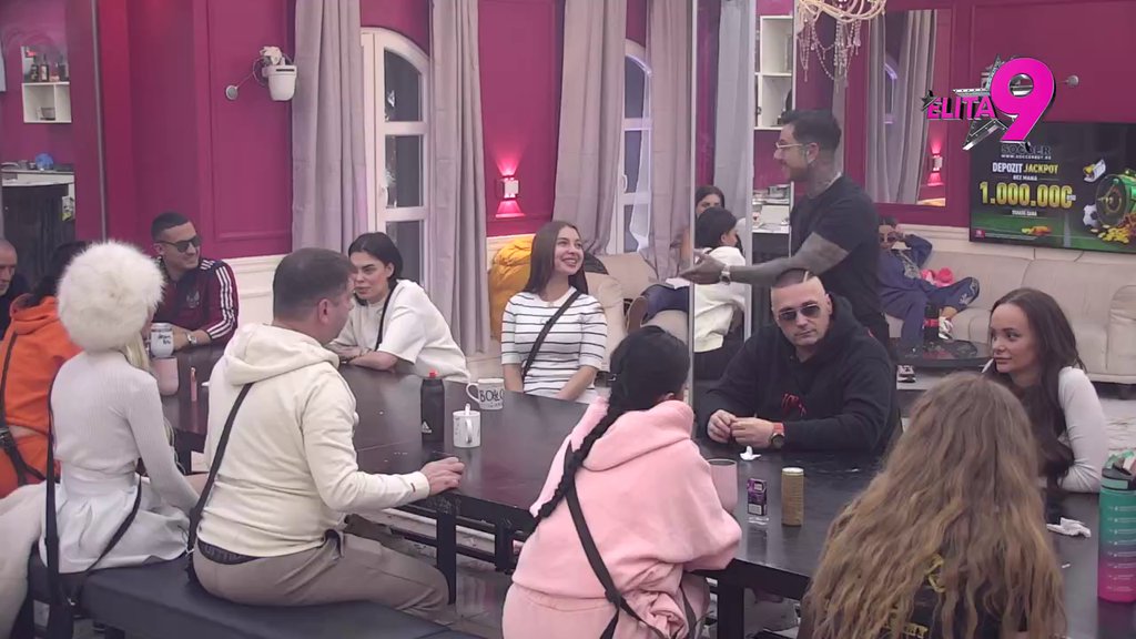 Obmanut je od strane porodice Ahmić: Anita svim silama pokušava da udalji Luku od Aneli, a Urošu sprema tužbe (VIDEO)