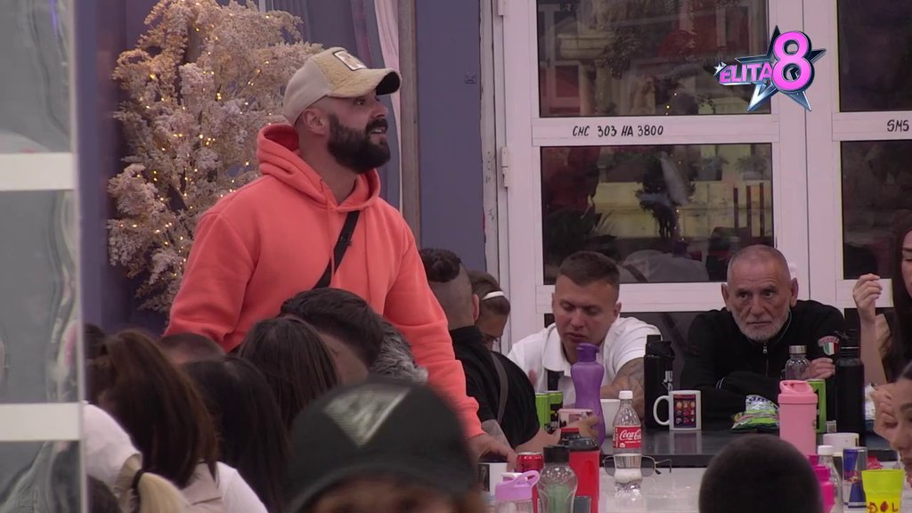 RASKRINKAN: Luka udario na Ivana jer puni glavu Aneli protiv njega, sasuo mu sve u lice, pa otkrio: POKUŠAVAŠ DA NAS ODVOJIŠ (VIDEO)