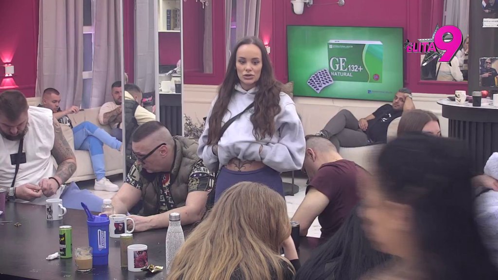 Je l' si ti zaljubljen u Anđela? Aneli skočila kao oparena na Bebicu i urnisala ga prozivkama! (VIDEO)