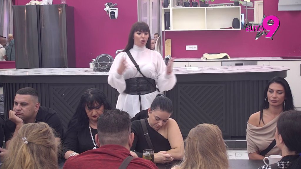 More komplimenata: Filip u šoku zbog lepih reči koje čuje! Miljana se prisetila njihovog ljubljenja, Maja otkrila šta zamera Boginji (VIDEO)
