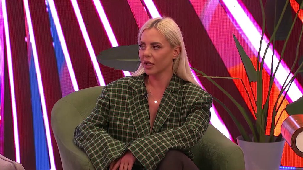 Namazana je i zla, a mama sve gura i podržava: MC Aleks urnisala Sofiju Janićijević, pa se osvrnula na Staniju i Maju (VIDEO)