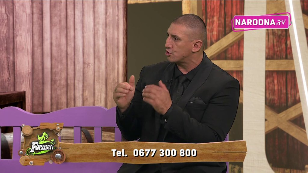 LETI PERJE U STUDIJU! Boža Džons i Lakić žestoko zaratili, pale teške optužbe: Viktorija je plaćena da se ljubi sa tobom! Potpuni haos! (VIDEO)