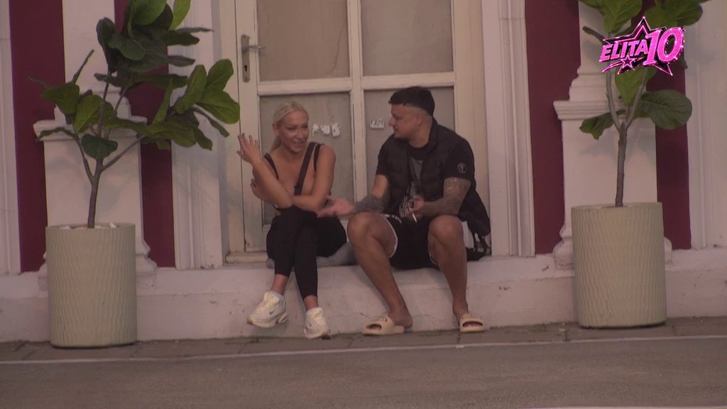 Terza sam sebe vinuo u nebesa! Slađa Krnjaić plakala jer se opredelio za Gloriju, on zapevao: Neodoljiv, neumoljiv (VIDEO)