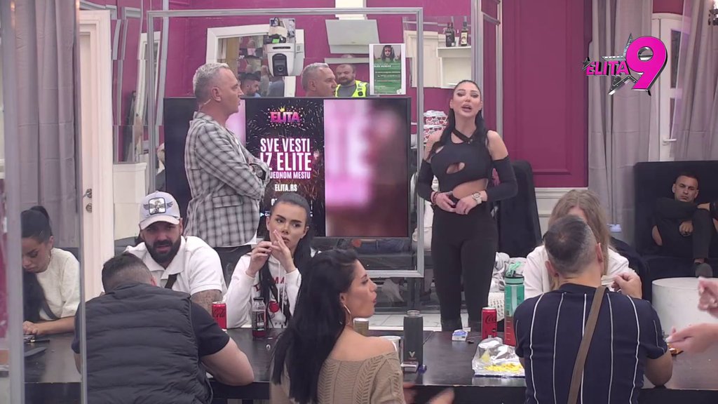 Dete ispašta napolju, a zaslužuje majku i oca! Janjuš zapenio na Asmina i Aneli, od njegove lekcije se puši Bela kuća (VIDEO)