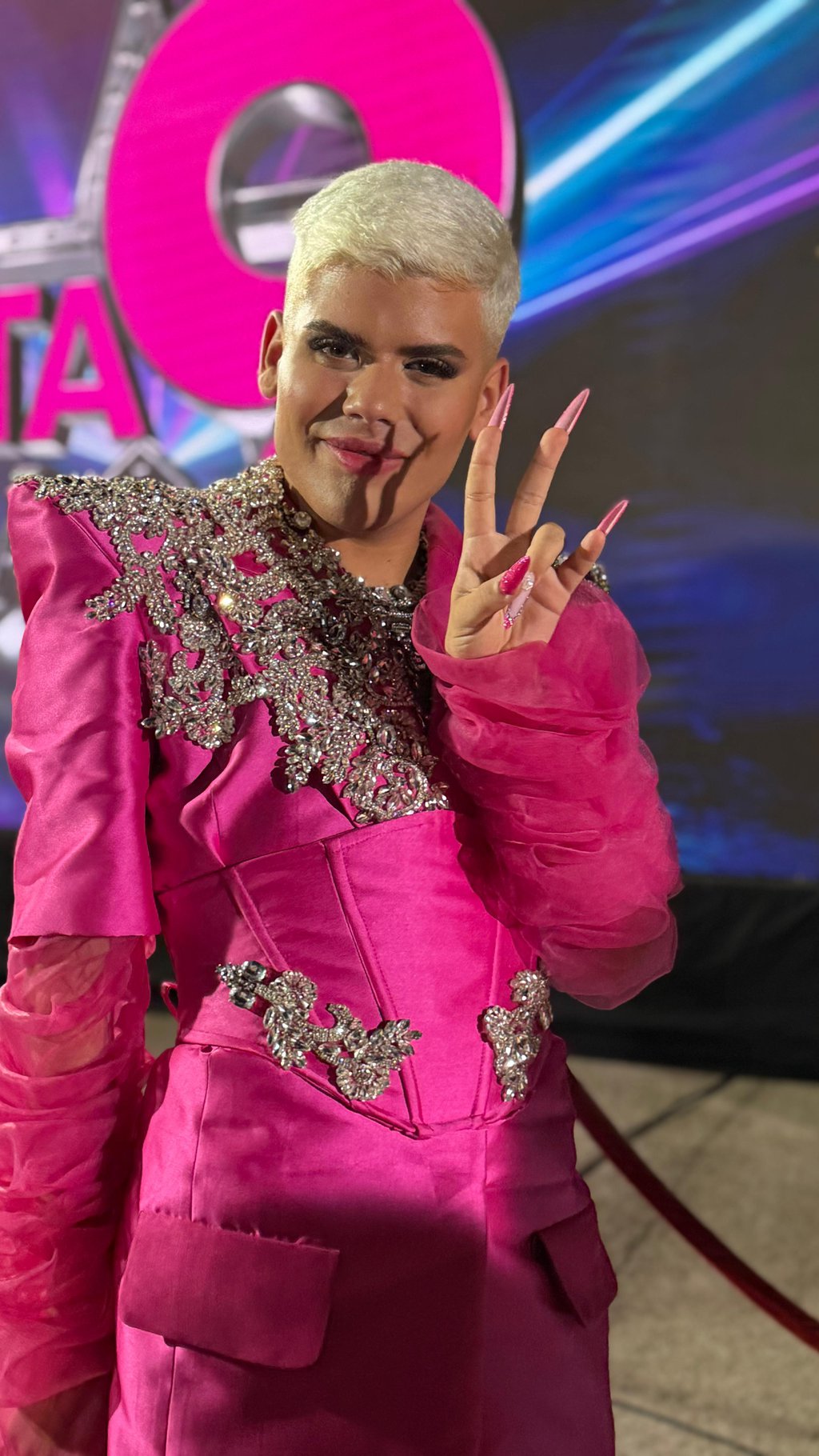 ŽENA ZAROBLJENA U TELU MUŠKARCA Potresni detalji iz života Uroša Stanića, cimer iz Elite sve obelodanio: Nikad mu niko nije došao na rođendan...