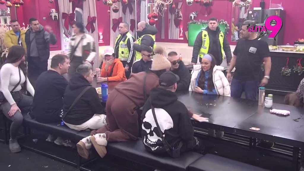 Evo ti banana, smiri se, majmunčino: Murat rešio da ne ćuti Bori, bukti rat, obezbeđenje u pripravnosti (VIDEO)