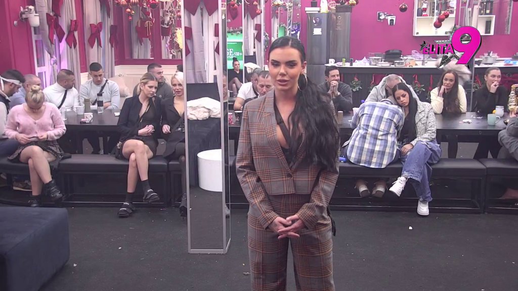 Sviđa mi se kakav je otac, čak iako zatrudnim... Anita progovorila o ljubavi sa Lukom, cveta poput ruže, pa priznala: Nije mi dao povoda za bilo čim, verujem mu (VIDEO)