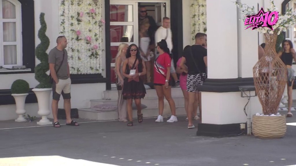 Počinje proslava Sandrinog rođendana! Lepi Mića se obratio svima zbog higijene (VIDEO)