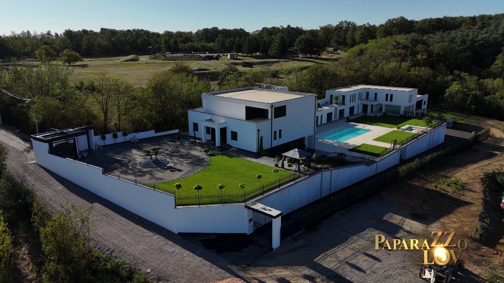 Čist luksuz od 1600 kvadrata vredan nekoliko miliona evra: Evo kako izgleda nova vila Mileta Kitića (FOTO+VIDEO)