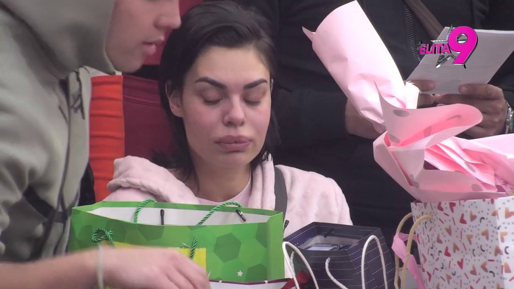 Pink.rs u posedu čestitke Viktorove sestre! Zamerila Mini na ponašanju prema njenom bratu i poručila joj: On nije Mensur (FOTO)