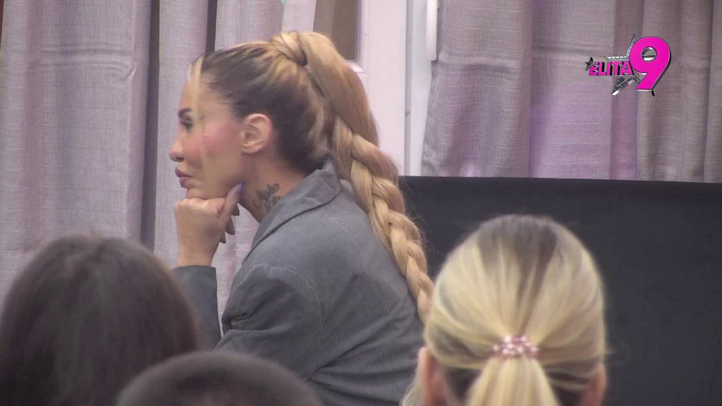 On je sebe ponizio što je bio sa mnom! Aneli ne odustaje od rata sa Asminom, ponovo udarila na njegovo očinstvo: Gazi preko mrtvih zbog žena! (VIDEO)