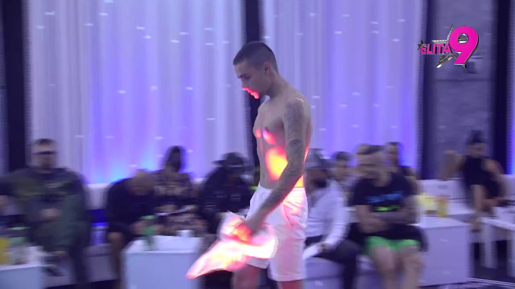 Usijala atmosferu: Mina Vrbaški dala po gasu, Milan se zbog nje SKINUO! (VIDEO)