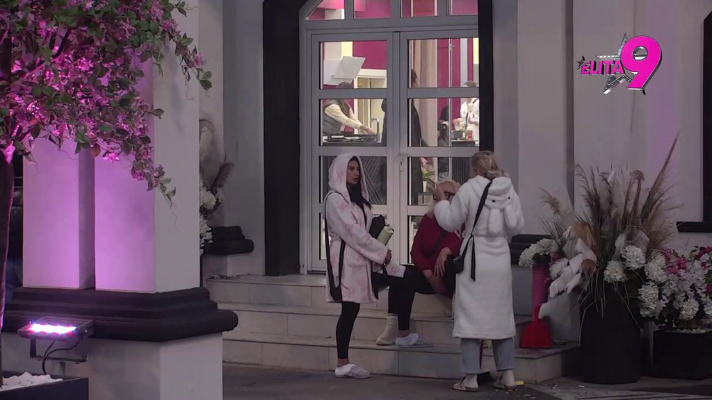 Ori se imanje u Šimanovcima: Jakšićka i advokatica repetirale vređalicu, međusobno se počastile žestokim prozivkama! (VIDEO)