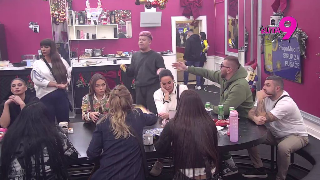 Au, sve isplivava! Uroš otkrio od kog trenutka se Maji ZGADIO Asmin, Dača raskrinkao dešavanja s proslave nove godine: Gledao sam i... (VIDEO)