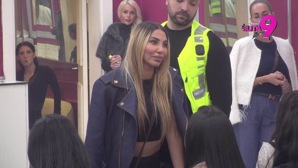 NJIHOV JORGAN JE KAMPER! Aneli zakucala za zid Maju i Asmina, krenule varnice u Beloj kući (VIDEO)