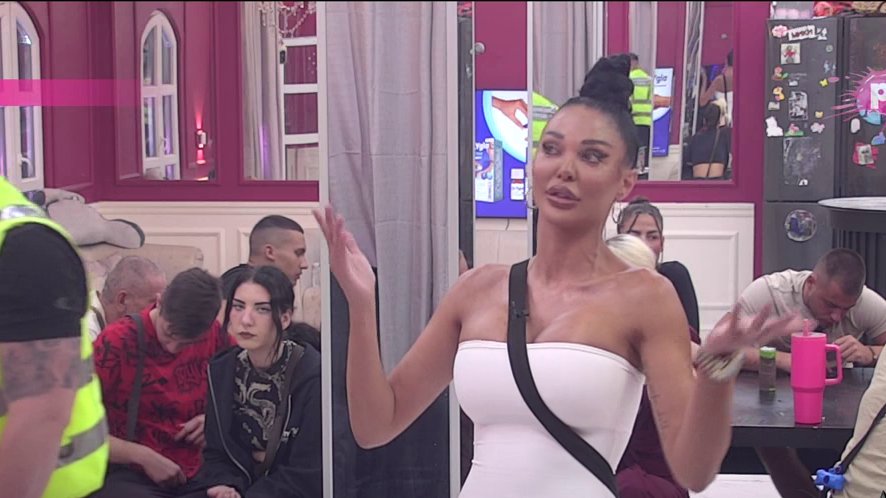 Za svoju majku je rekla da je jako loša žena: Maja i Stanija iznele sav prljav veš iz prišlosti, razmenile salvu uvreda! (VIDEO)