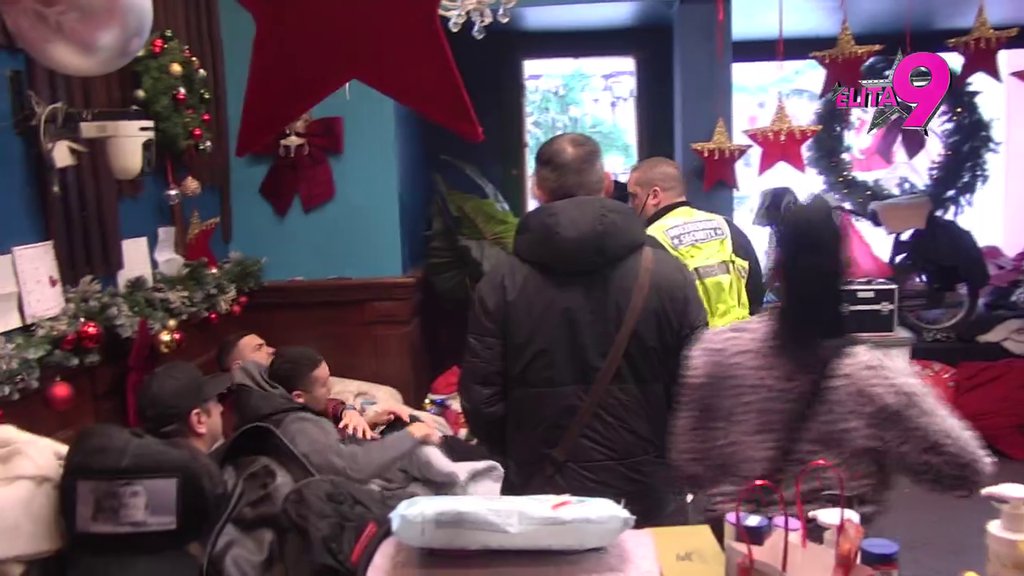 Obezbeđenje ga prati u stopu! Bora divlja na Murata zbog Anastasije, gađao je grudvom pred svima (VIDEO)