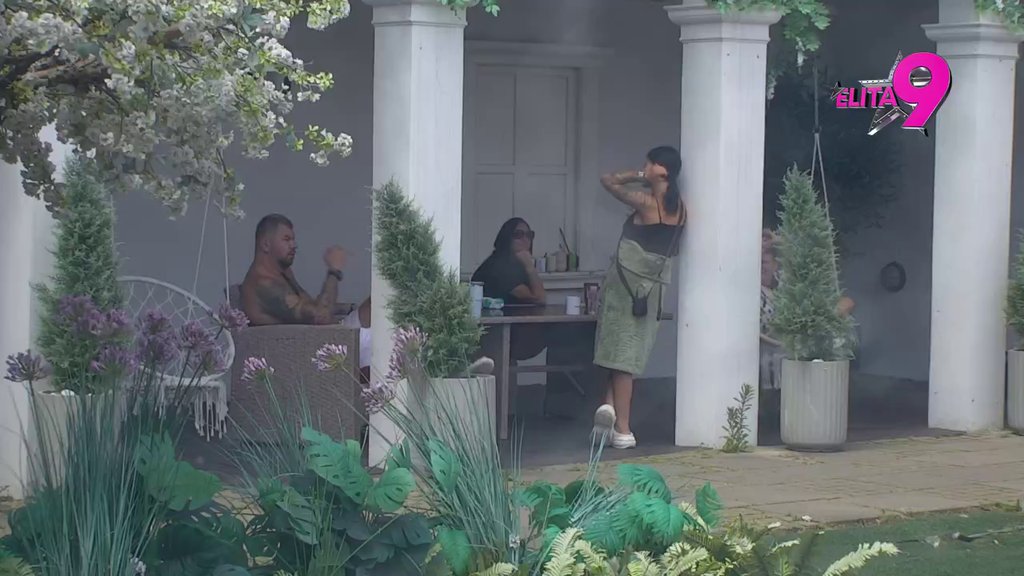 Ne može da dođe sebi! Janjuš jauče na sav glas zbog mamurluka, pokušava da sklopi kockice sa žurke: Jao, kuku meni! (VIDEO)