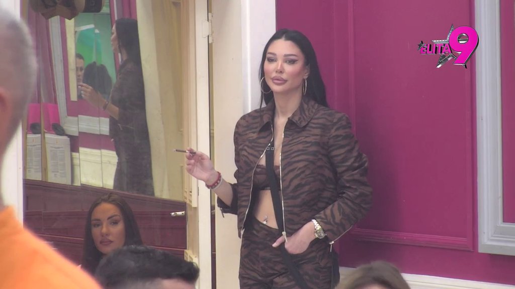 Pokušala da glumi dostojanstvenu, pa se unakazila! Maja osuđena zbog glumljenja lažne drugarice, ona odmah skočila: Ja sve vraćam (VIDEO)