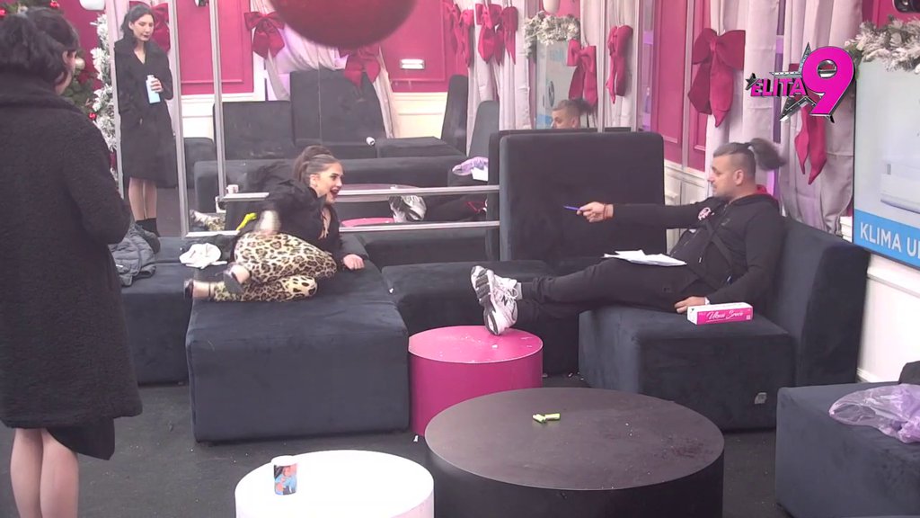 Kakva mala Sara, bićeš gora od nje: Radi vređalica Bore Santane, zbog Luksa unakazio Anastasiju! (VIDEO)