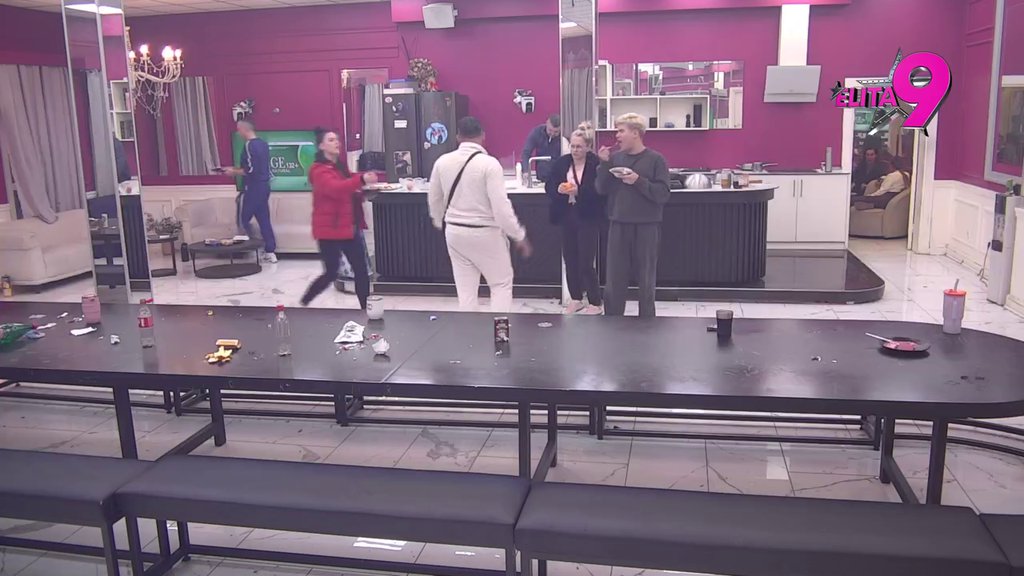 SKAKAO BI OD SREĆE, JA SAM S*KS MAŠINA! Uroš nastavio da osvaja Boru, Santana mu poručio: Iseliću te iz Beograda! (VIDEO)