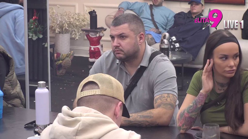 Surova kao i uvek: Matora bez dlake na jeziku sasula brutalnu istinu u lice Aneli i Alibabi! (VIDEO)