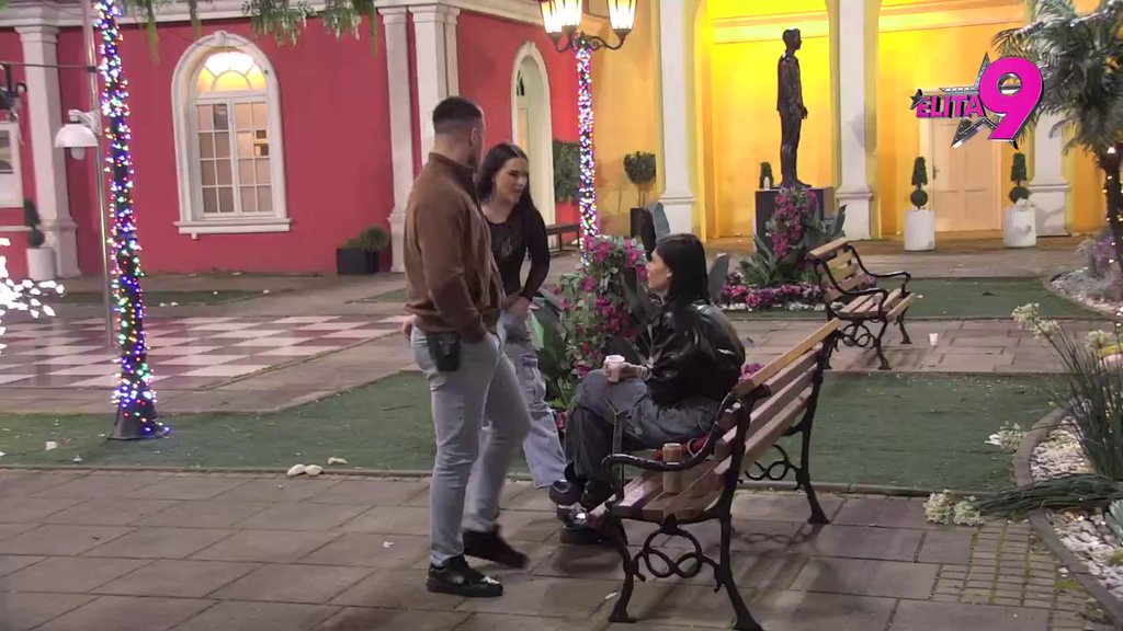 Raskid u najavi: Viktor pipkao Majinu silikonsku zadnjicu, Mina mu dala žuti karton! (VIDEO)