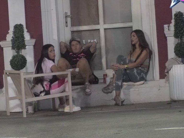 Gruja sprema dva CVENA KARTONA!? Ena izgorela od ljubomore, otkrila da Peja plaća Mimi frizera! (VIDEO)