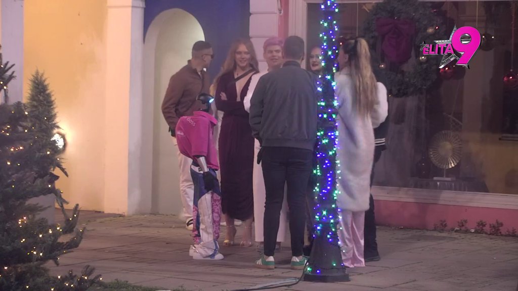 Kao da su u crkvenom horu: Takmičari zapevali pesmicu za Badnji dan, Toša ih pomno sluša! (VIDEO)