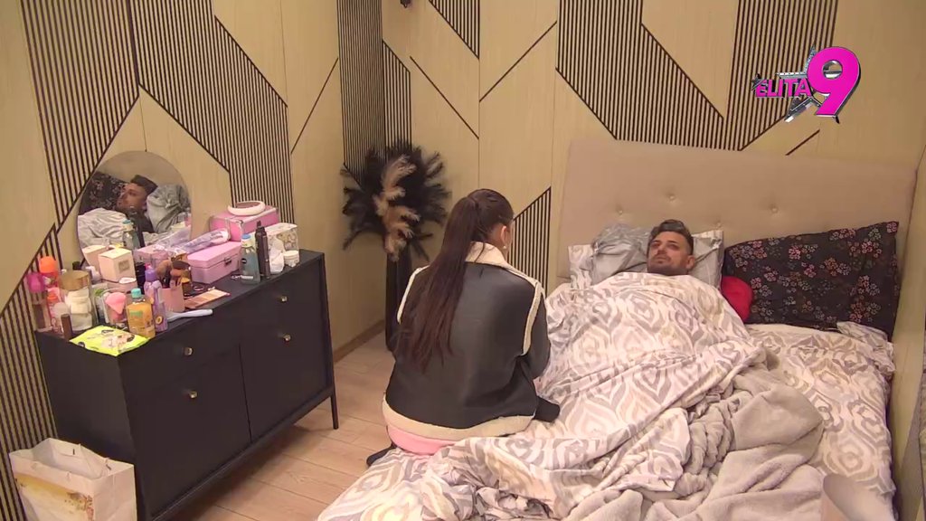 Dovodiš mi njega u vezu, ti si bolesnik! Bora ne može da veruje šta mu je Anastasija uradila: Ako mi se svetiš, reci mi! (VIDEO)