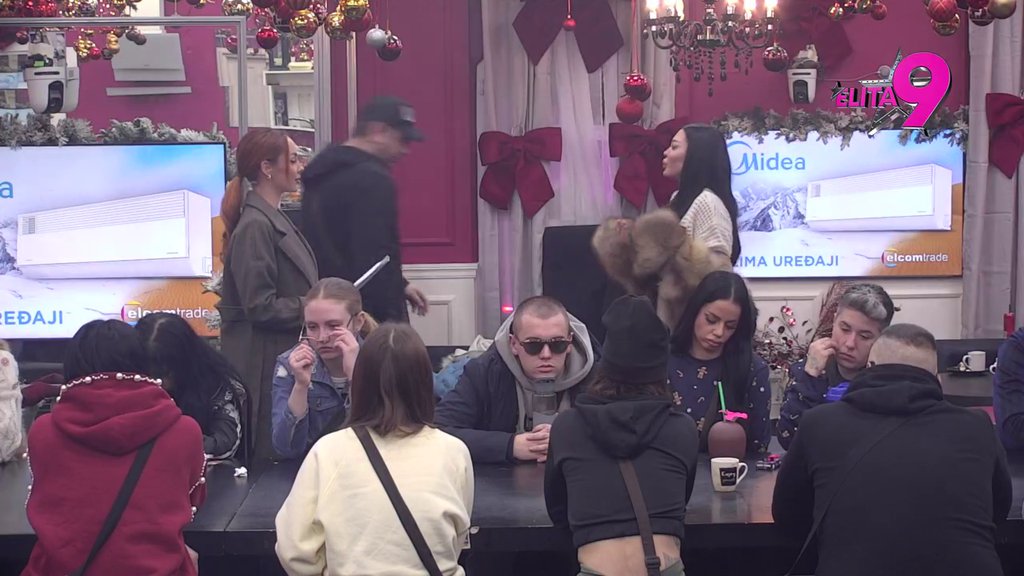 Dobili vetar u leđa! Gledaoci prekorili Filipa jer ne stoji uz Maju, Asmin izvređao Aneli: Smeće jedno... (VIDEO)