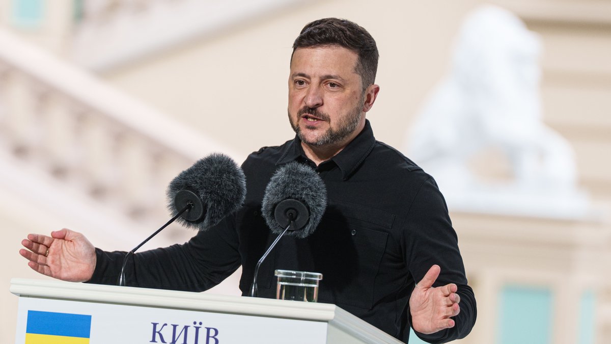 SVAĐA MEĐU SAVEZNICIMA Zelenski: Poslao sam predsedniku Poljske orden poštom